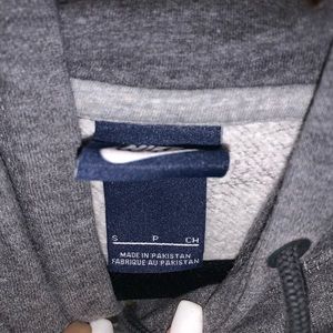 heather grey nike swoosh hoodie